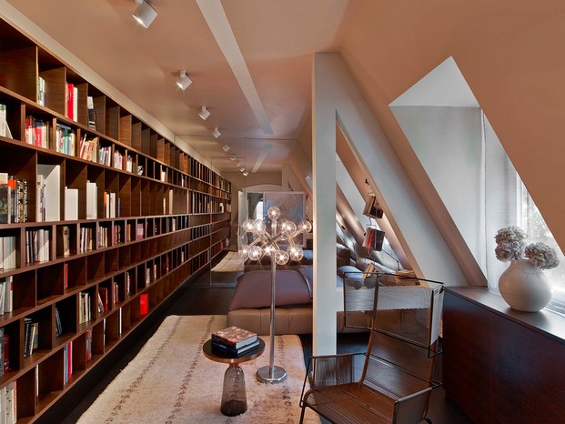 biblioteca de una Casa en Stuttgart de Ippolito Fleitz tendencias interiorismo en diariodesign