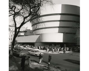 Cola el día de la inauguración del Guggenheim de Nueva York, el 21 de octubre de 1959class=