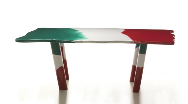 mesa Sessantuna patriotico proyecto de Gaetano Pesce 