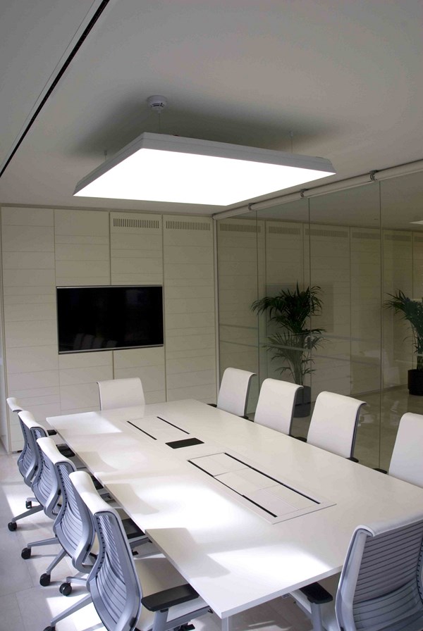 b720 Arquitectos y Luxiona transforman las oficinas corporativas de Abertis madrid diariodesign