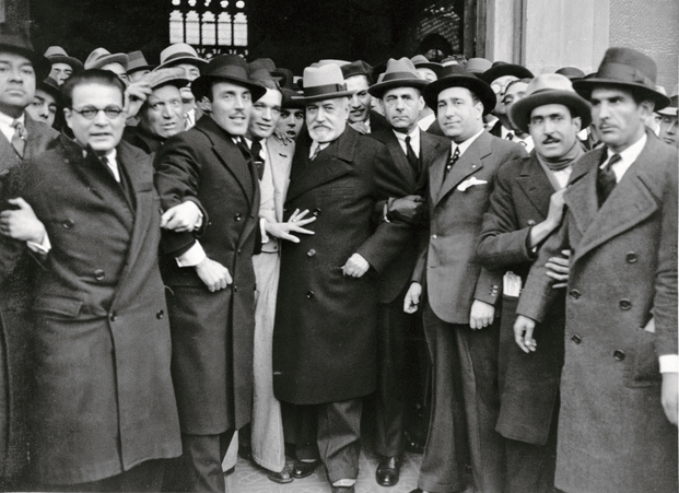 Pérez de Rozas, 1935. Llegada del diputado Royo Villanova, líder del Partido Agrario Español. © Pérez de Rozas i Arxiu Fotogràfic de Barcelona (AFB)
