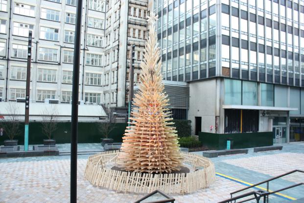 hello wood arbol de navidad en manchester diariodesign