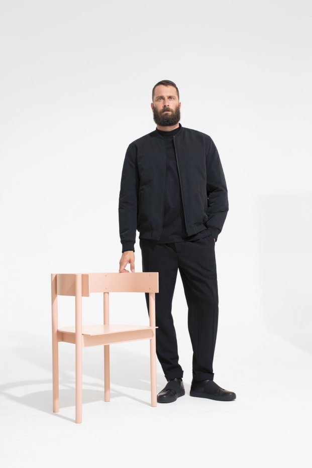 Philippe Malouin Silla Typecast para Matter Made con motivo del cos musical chairs musical chairs 