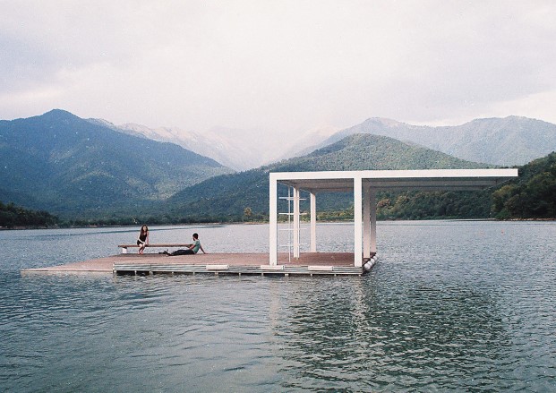 floating-piers-for-water-skiing-en-georgia-diario-design
