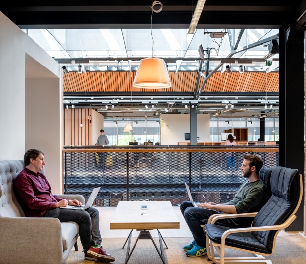 nuevas oficinas del portal de alquiler de apartamentos airbnb The Warehouse en Dublin Diario Design 