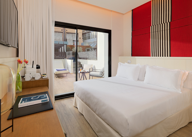 Lazaro Rosa Violan room H10 Cubik hotel barcelona diariodesign