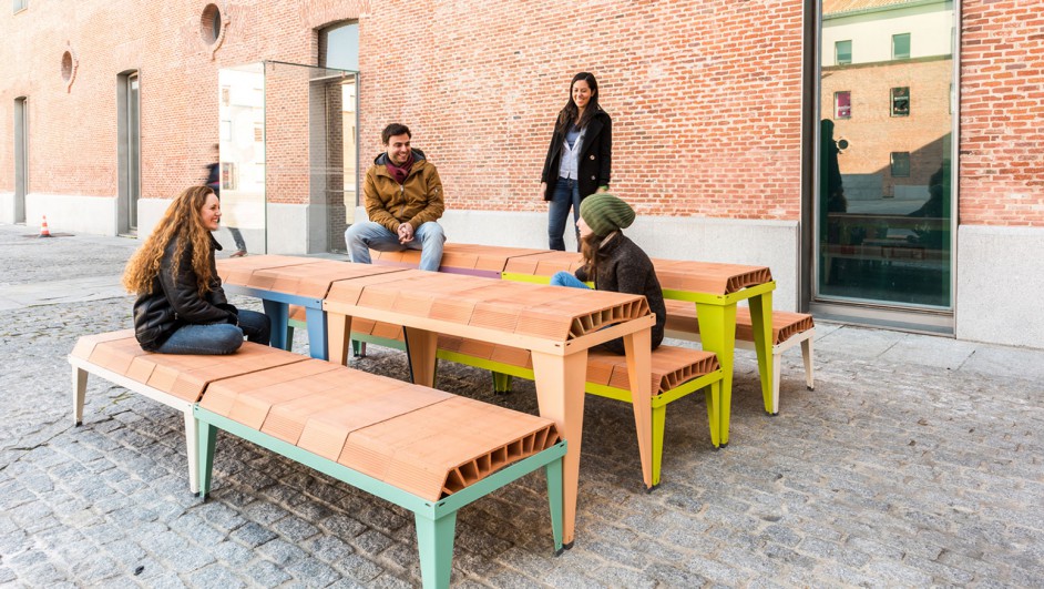 enorme estudio crea mobiliario urbano con bovedilla de ceramica para gastrofestival en madrid