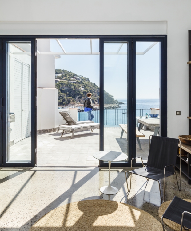terraza casa en la costa brava nook arquitectos esgarbi diariodesign