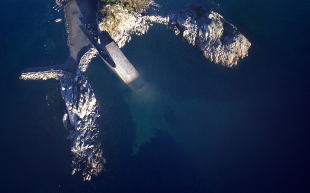 vista aerea de Under un restaurante submarino en Noruega diariodesign