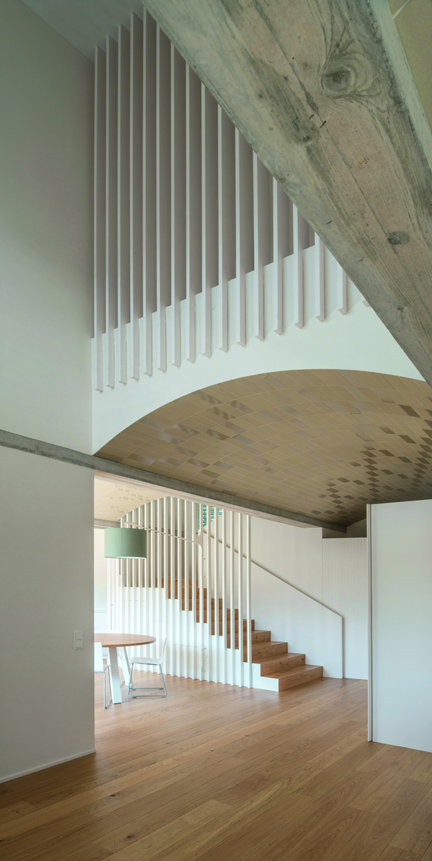 La Casa Cáscara de Marunys de unparell arquitectes escalera diariodesign