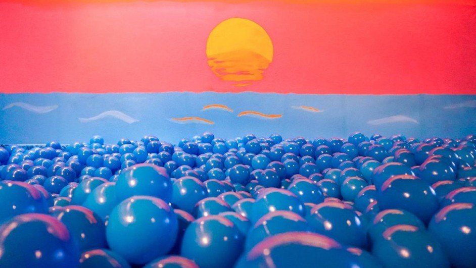 piscina de bolas en colorama diariodesign