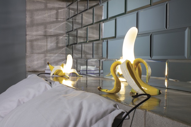 lámpara con forma de plátano banana seletti diariodesign