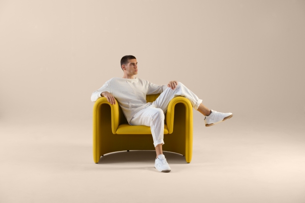 Sofá y sillón Remnant de la colección Void Matters de Sancal por Note Design Studio