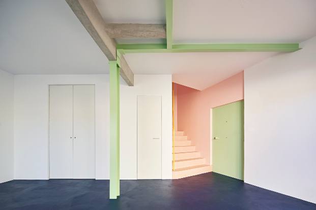 Casa Witiza en Carabanchel (Madrid), de Beatriz Alés Atelier. Interiorismo rosa