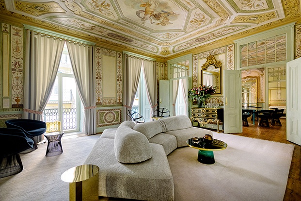 Muebles de diseño en un palacio del XVII en Lisboa