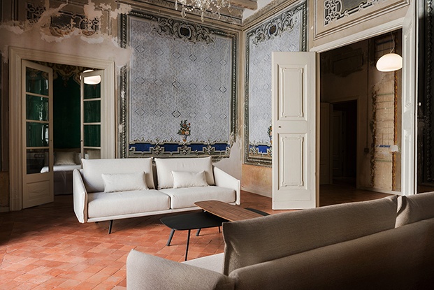 Casa Clascar. Palacio en Vilafranca reformado por Esteve Interiorisme y amueblado con piezas de diseño contemporáneo de Stua