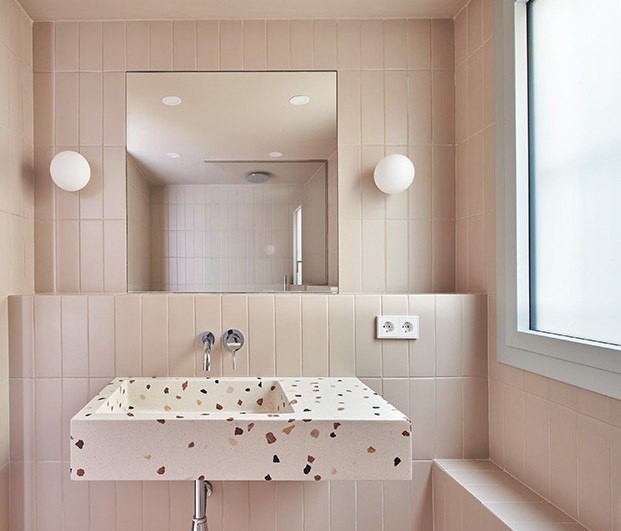 Top 10: diez baños modernos para coger buenas ideas. Lavabo de terrazo