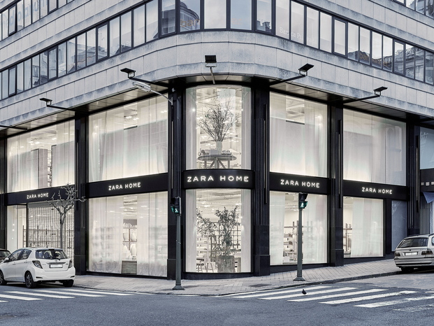 El nuevo concepto de tiendas Zara Home está diseñado por la arquitecta Elsa Urquijo, que ha concebido la tienda como si fuera una casa. Fachadas de cristal