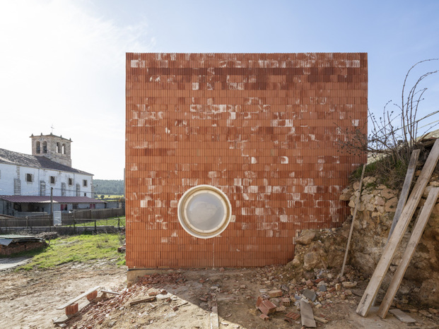 Casa en Burgos. Huerta del Rey. arquitectura contemporánea integrada en el entorno rural. Estudio Mecanismo