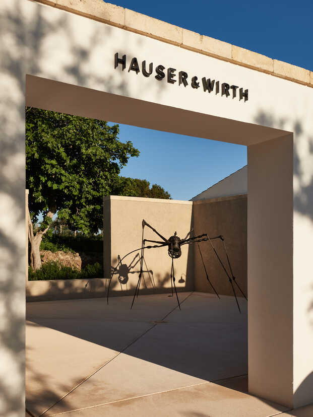 Hauser & Wirth abre en Menorca su primera galería de arte contemporáneo en España, diseñado por Luis Laplace.