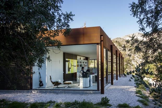 La casa de cristal, de Stef Rogiers Design, cuenta con estructura de acero corten