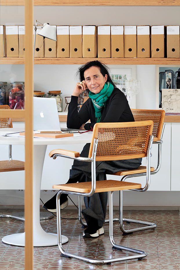 La interiorista Pilar Líbano en su nuevo estudio de Barcelona, en el barrio Gótico