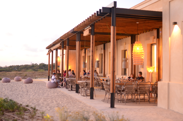 Terraza restaurante El Cuartel del Mar More&co Prix Versailles.