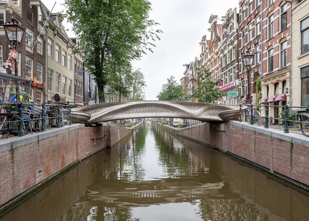 MX3D Bridge, Amsterdam. Puentes alucinantes. Auténticas virguerías del diseño y la ingeniería