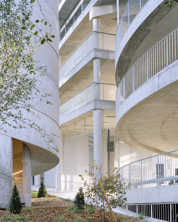 Résidence pour étudiants et parking réversible. BAUKUNST; BRUTHER. © Maxime Delvaux