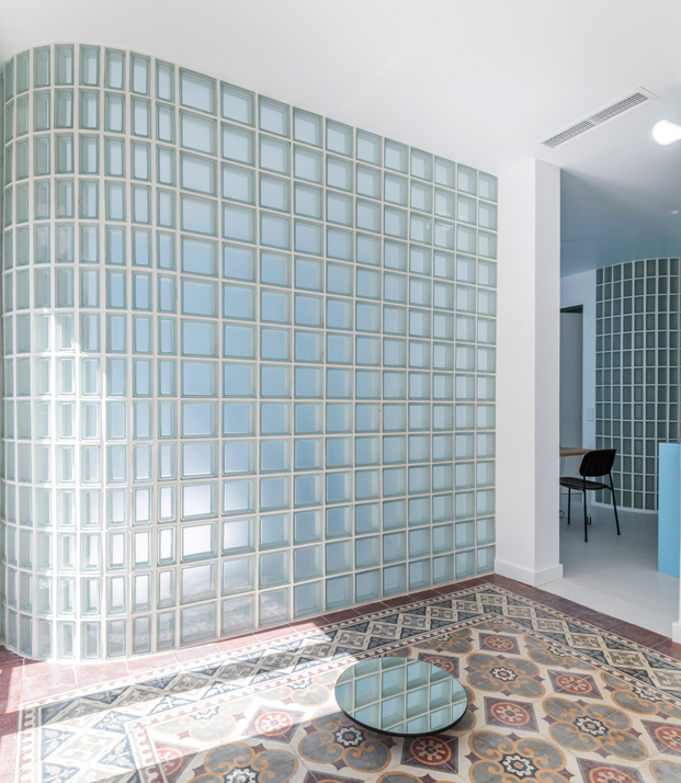 40 m2 en Chamberí. Repasamos las 4 casas de la semana en Diariodesign, firmadas por los estudios Martín Peláez, Vallribera Arquitectes, Allaround Lab y Moiz.