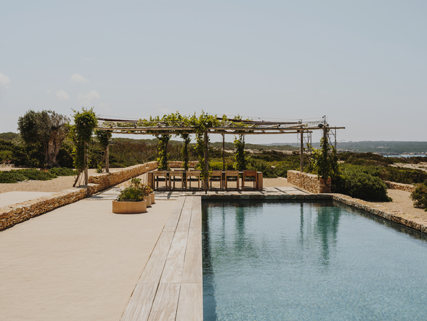 Una de las mejores piscinas: la piscina infinita de agua salina situada en Formentera. Diseñada por GCA Architects.