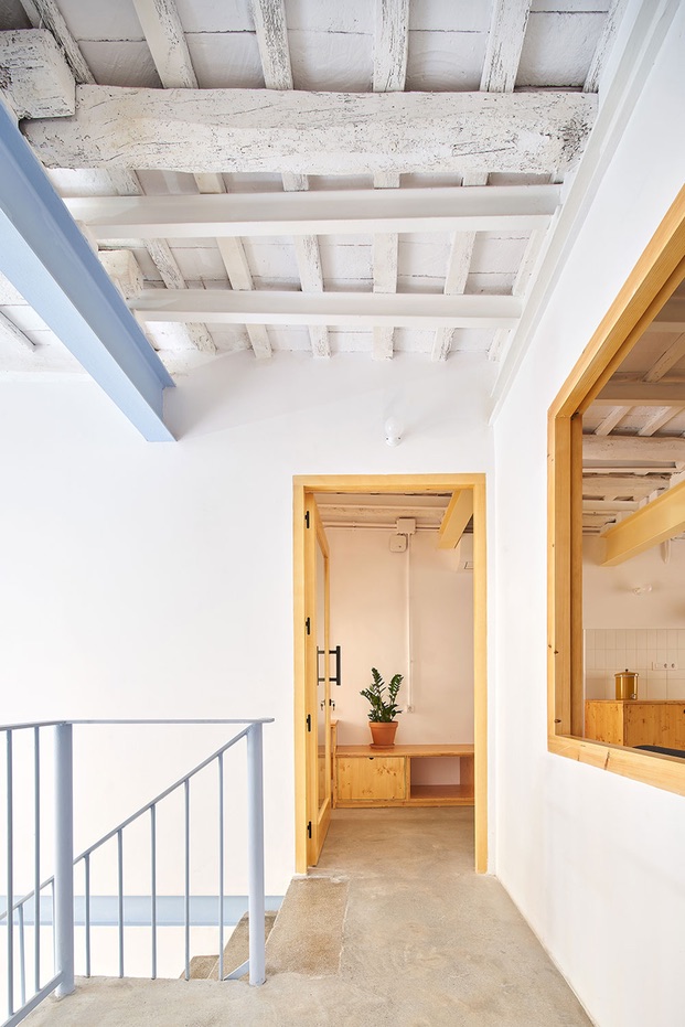 Esta rehabilitación en Tarragona une tres viviendas en el casco histórico