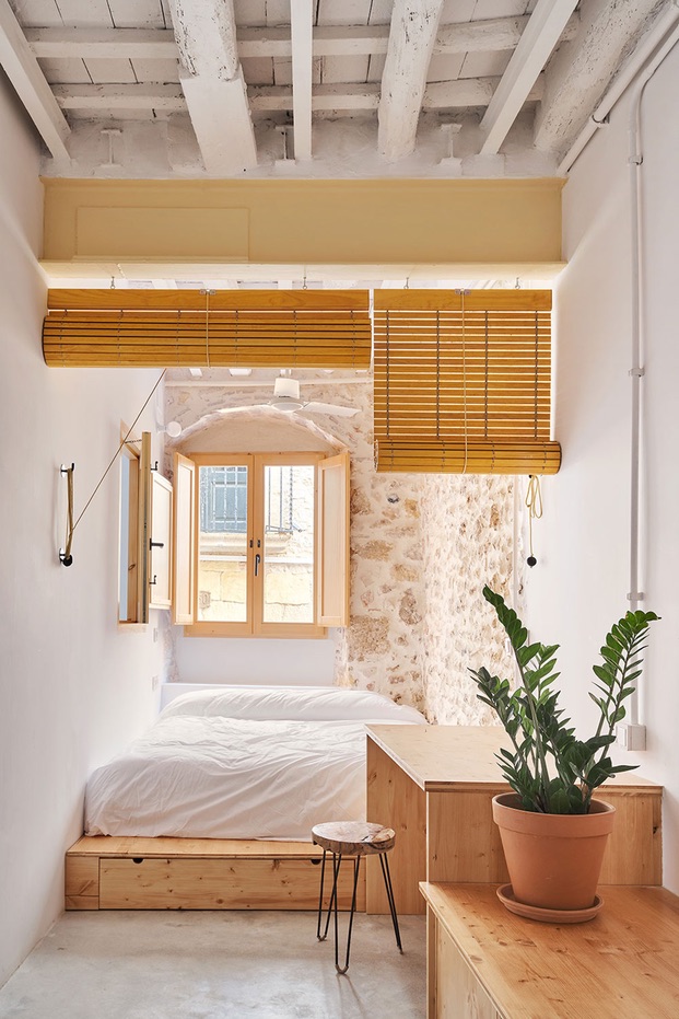 Esta rehabilitación en Tarragona une tres viviendas en el casco histórico