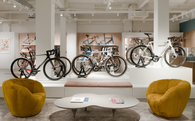 Tienda ciclismo concept store Velodrom Barcelona, interiorismo por Marta Alonso