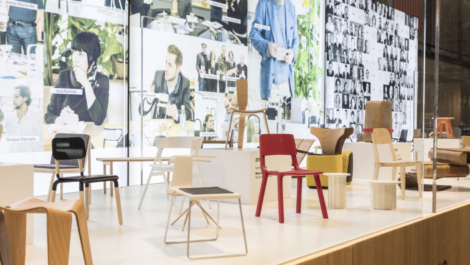 Exhibición de sillas del Concurso Internacional de Diseño Andreu World