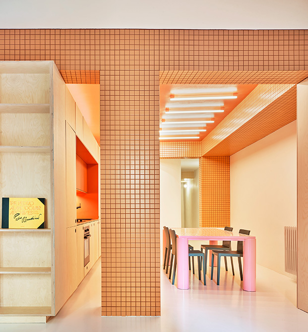 Gonzalo del Val y Toni Gelabert unen dos viviendas para crear un piso de 75 m2 en Madrid.
