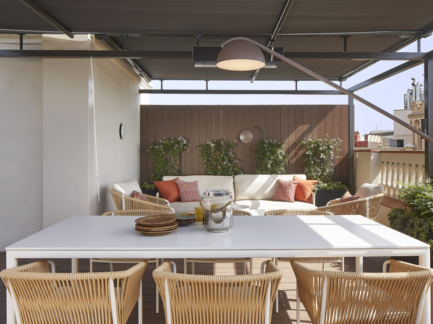 Salón comedor de la terraza ideada por Molins Design