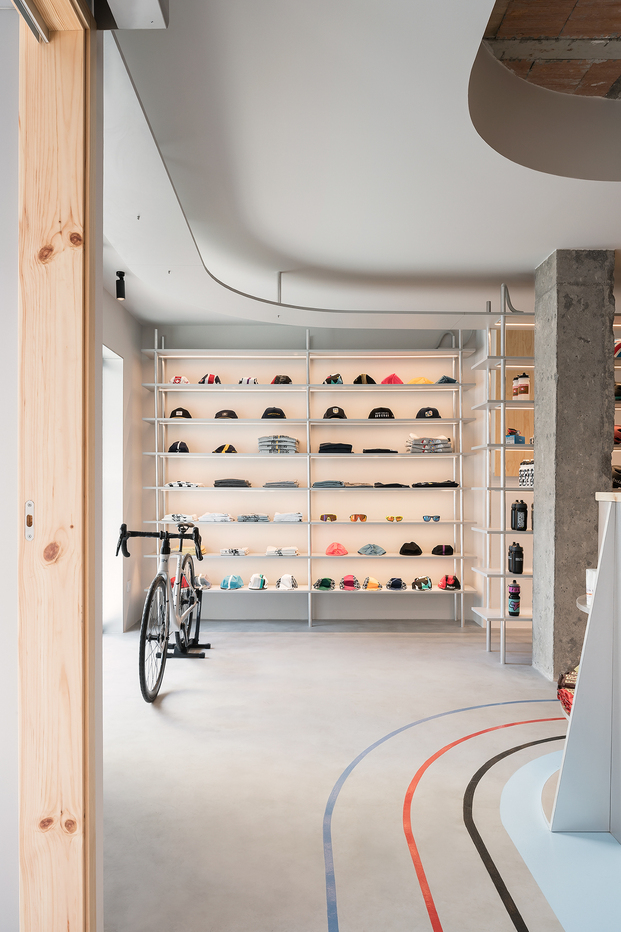 Diseño de la tienda de ciclismo de Tourmalet realizado por NAN Arquitectos.