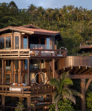 casa de madera en un árbol brasil