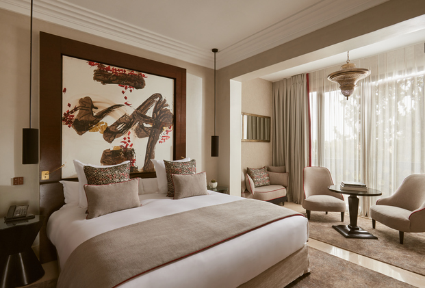 habitación de hotel nobu marrakech, habitación en tonos beige