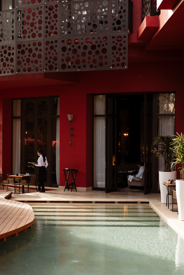 Piscina circular en la azotea de Nobu Hotels Marrakech