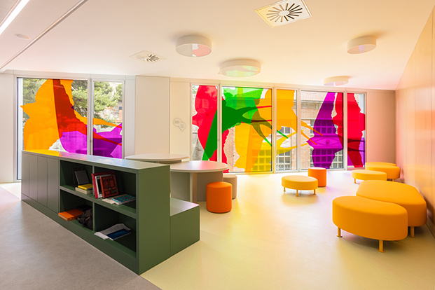 Pediatric Cancer Center de Barcelona vidrieras de colores