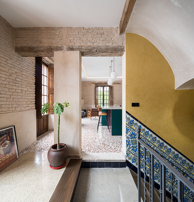 reforma de una casa histórica en Sevilla, casa con azulejos