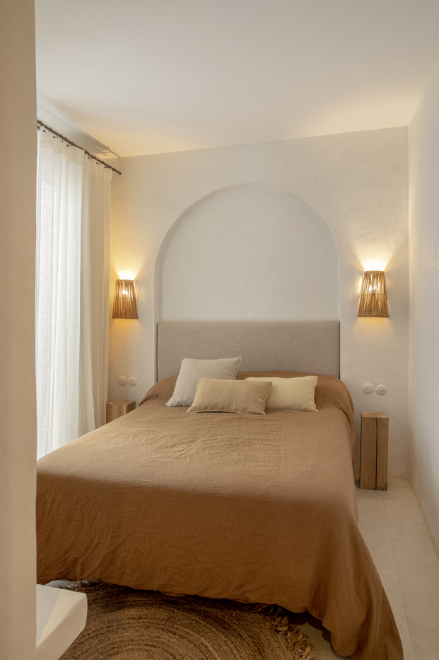 tapizado de lino, apliques de pared de fibra natural, dormitorio mediterráneo
