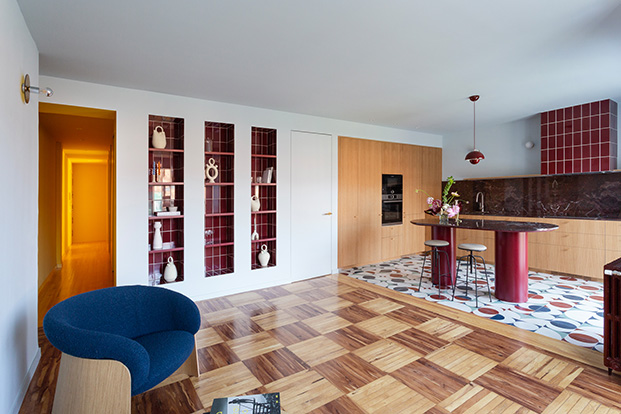 Vista del conjunto del salón y cocina del proyecto Casa Nido