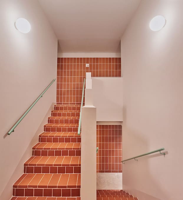 escalera ceramica interior