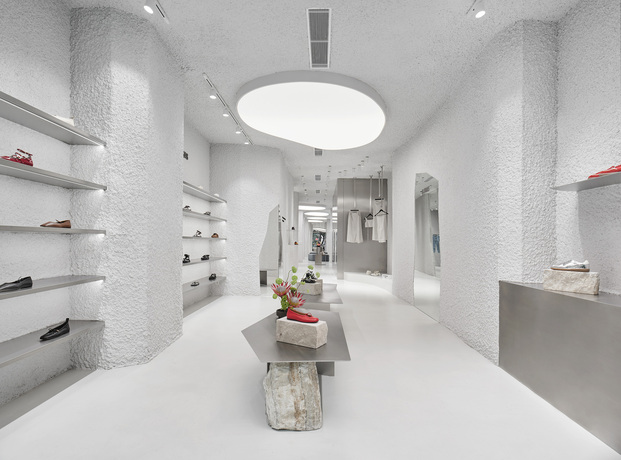 Estudios creativos de Valencia: Flagship store de Alohas en Barcelona diseñada por Clap Studio