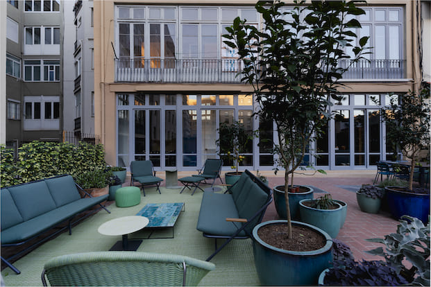 terraza mobiliario diseno piso de Barcelona