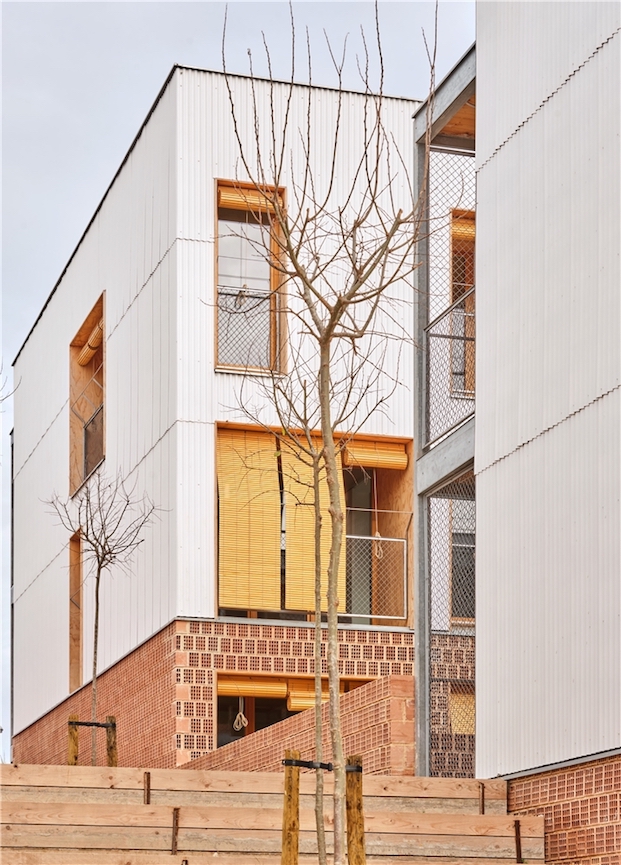 fachada persianas ventanas balcones premios de arquitectura